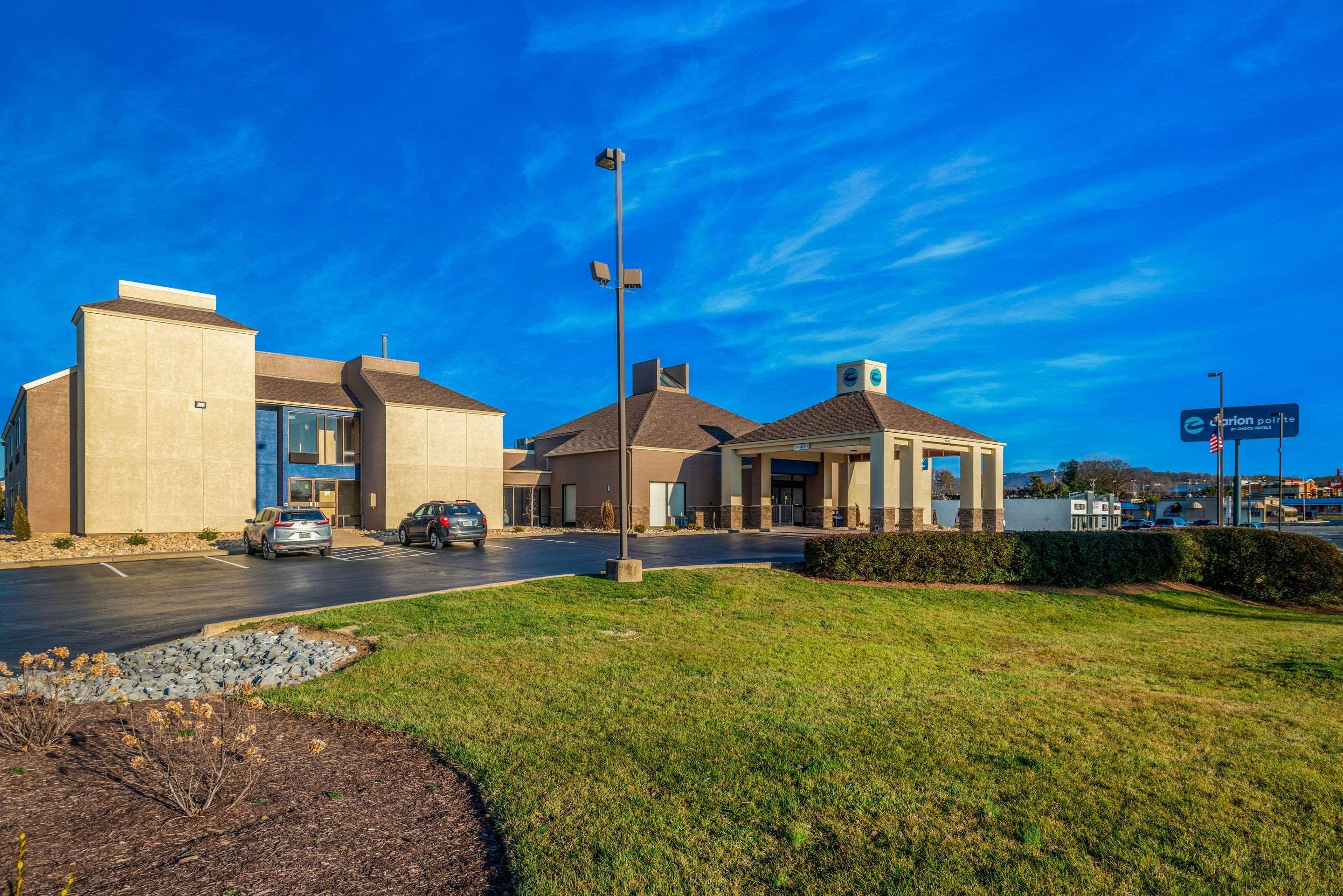 Hotel Clarion Pointe Harrisonburg Exterior foto