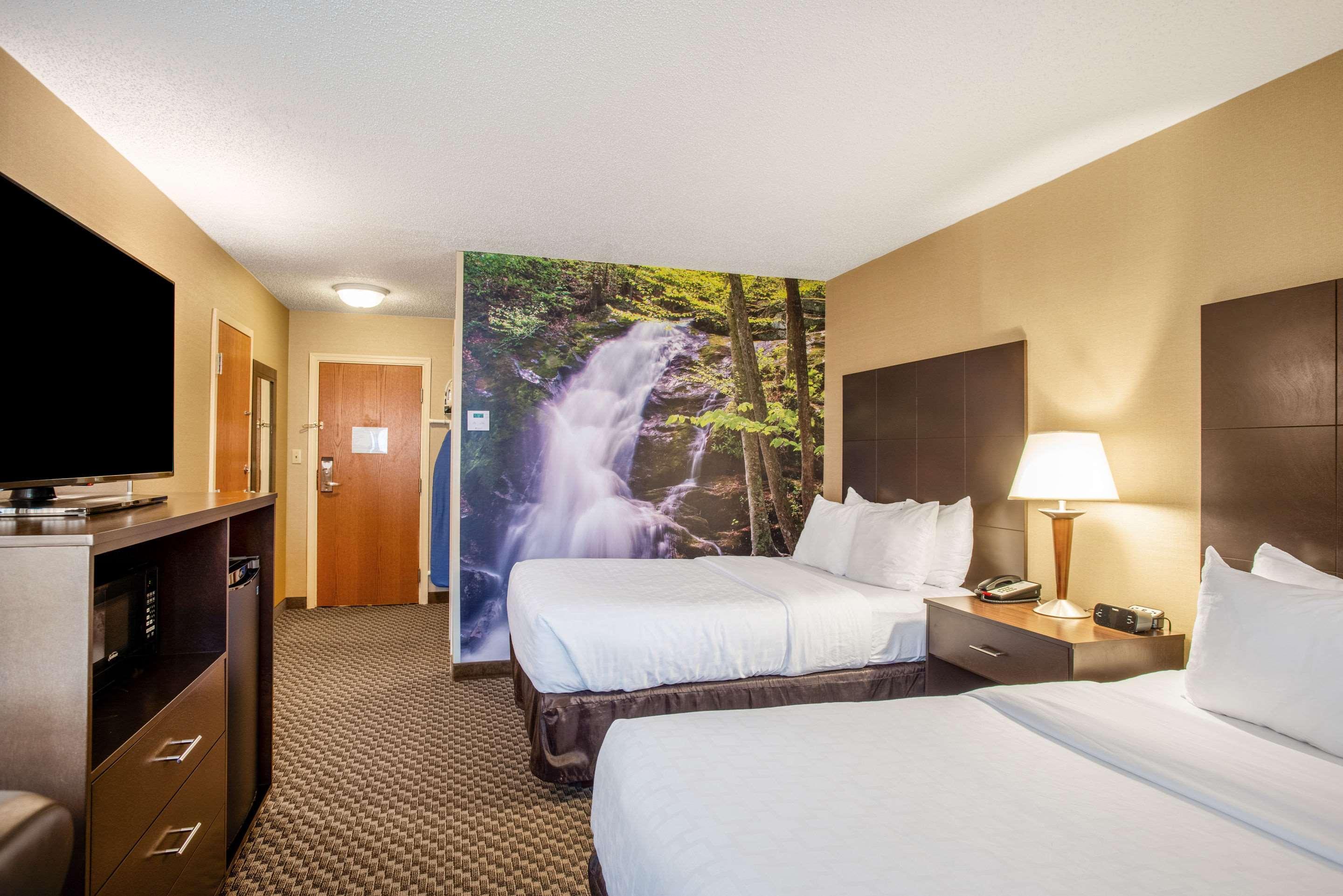 Hotel Clarion Pointe Harrisonburg Exterior foto