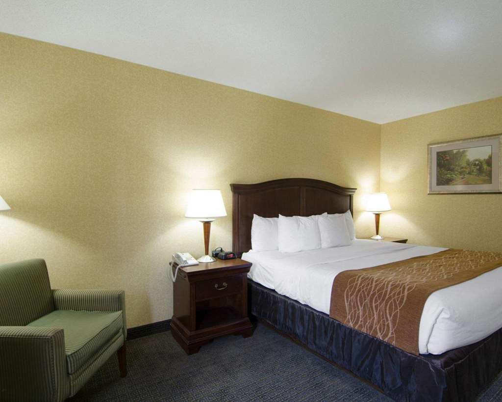 Hotel Clarion Pointe Harrisonburg Habitación foto